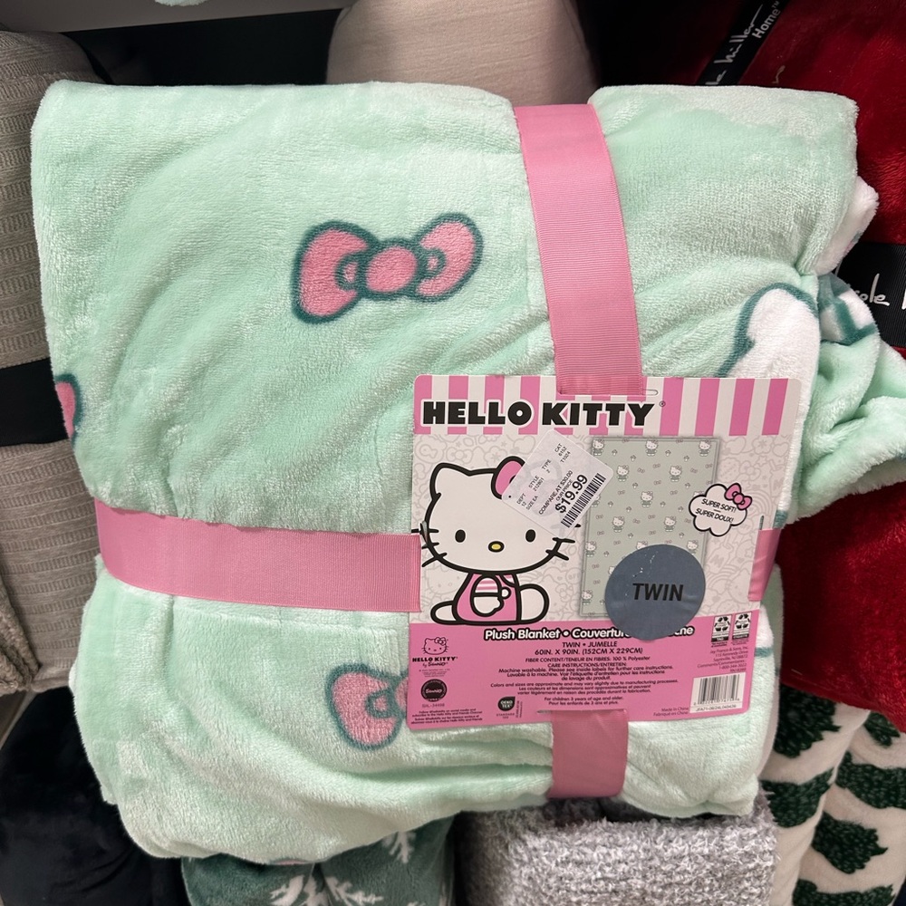 NWT Hello Kitty Mint Mushroom Blanket (Twin)